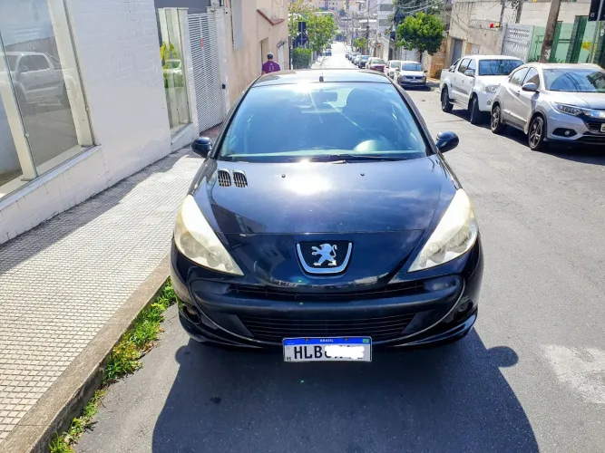 Peugeot 207 XR Sport 1.4 8v 82cv Flex 4p 2010