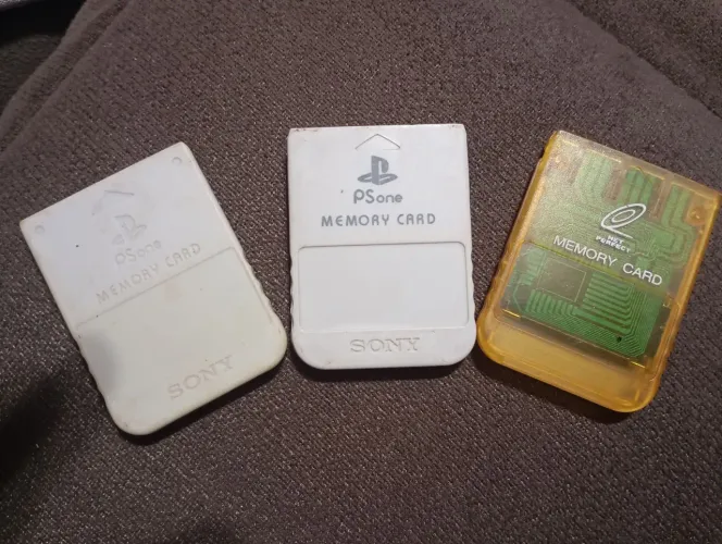 Memory card Ps one Sony  ( 3 peças por esse valor )