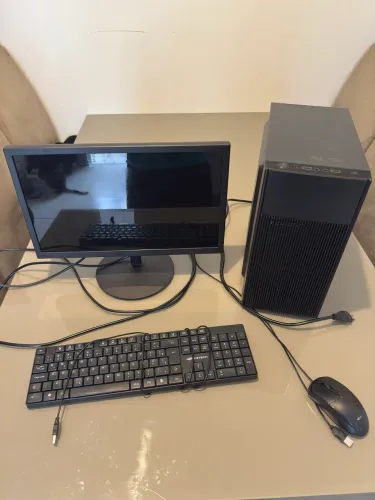 Computador Completo p/ Trabalho ou Estudos - i3, 8GB RAM, SSD - Pronto para Uso!