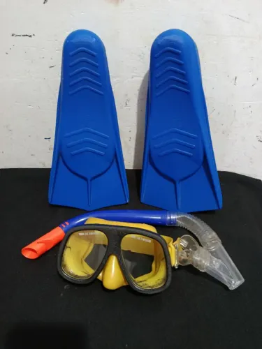 Vendo kit pé de pato Espeedo (39/40)+ canudo+ máscara super puma