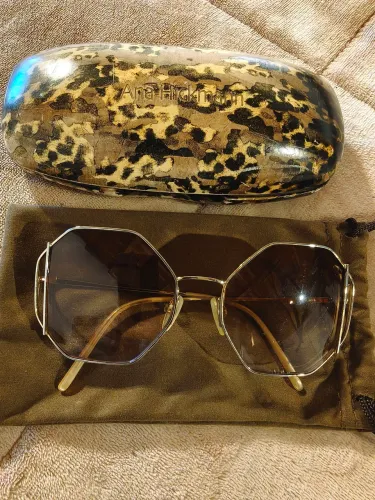 Armação Dourada Ana Rickmann Belíssima