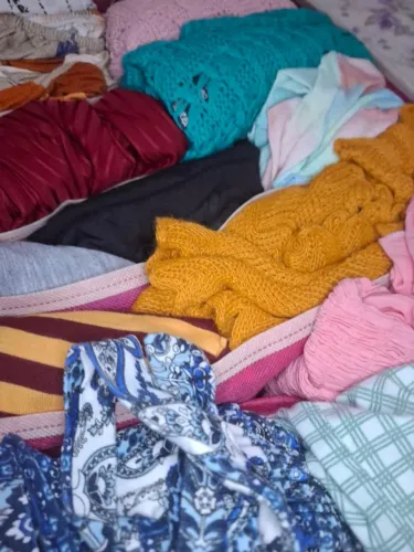 Lote de blusas sortidas seminovas para brechó