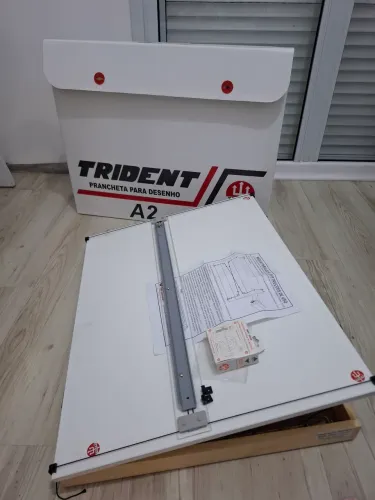 Prancheta de desenho Trident A2 muito nova