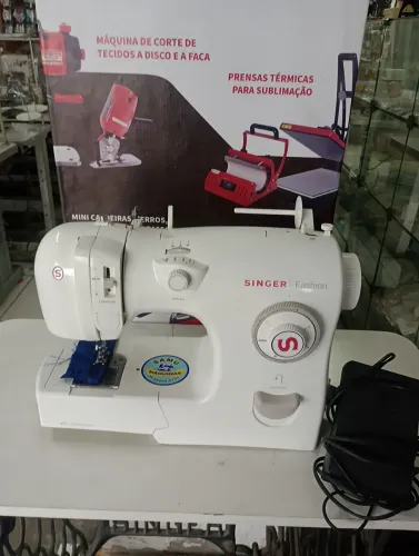 Máquina Singer Fashion