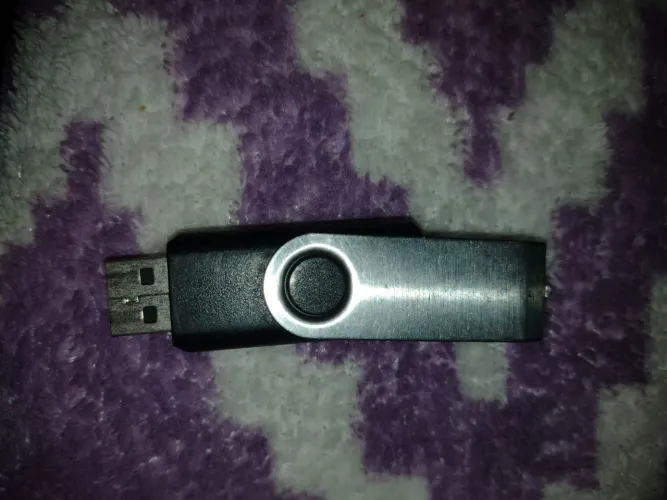 Pen drive usado 8gb multilaser 