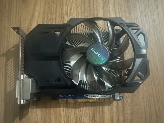 Placa de video NVIDIA GFORCE GTX 750Ti 1GB GDDR5 HDMI DVI usado