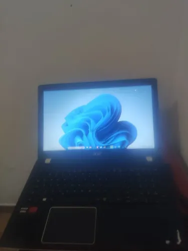 amd quadcore 2.4 windows 11 hd1tb 12gb de ram