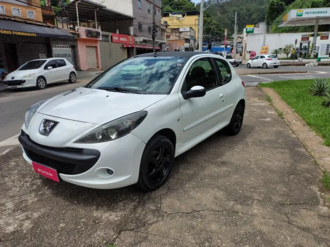 Peugeot 207 XR 1.4 Flex 8V 3P 2013
