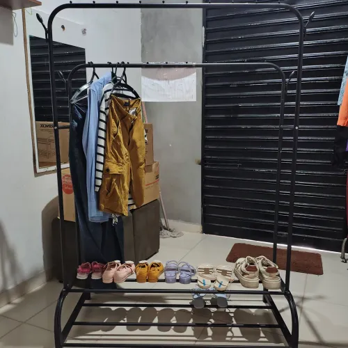 Arará para roupas semi nova