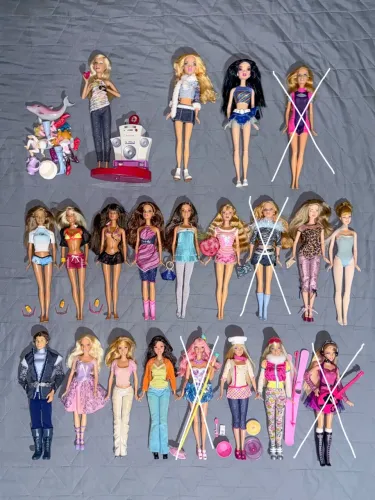 Barbies e acessórios 
