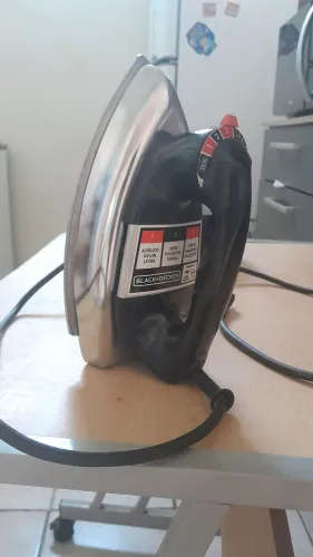 Ferro de passar Black Decker 220v