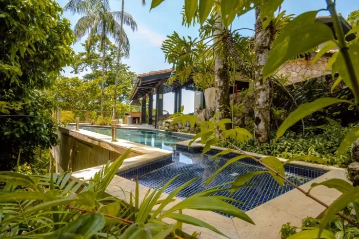 Casa com 6 dormitórios à venda, 700 m² - São Pedro - Guarujá/SP