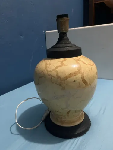 Abajur de cerâmica grande