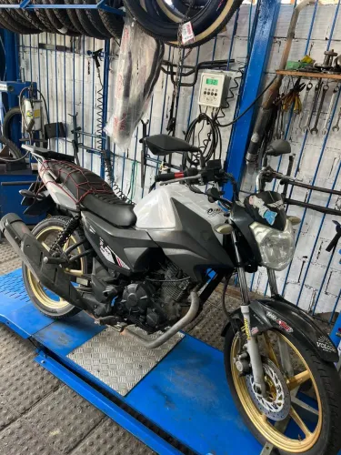 Vende se moto factor 150 