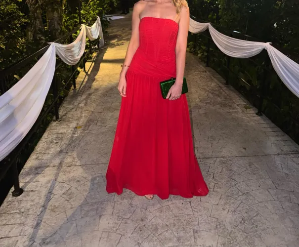 Vestido vermelho tomara que caia 36