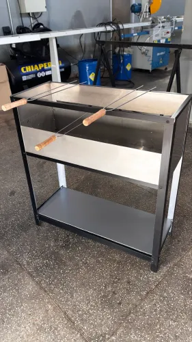 Churrasqueira em inox e alumínio 