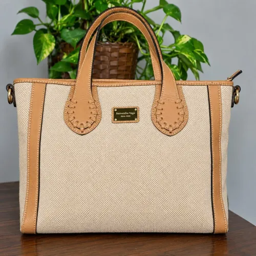 Bolsa smartbag em couro e ráfia