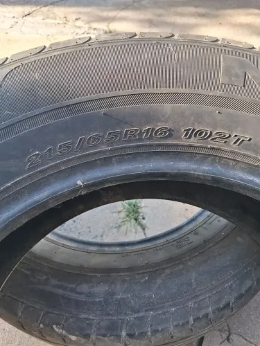 Pneus 215/65 R16