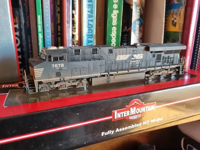 LOCOMOTIVA INTERMOUNTAIN HO ES44 NS DCC SOM