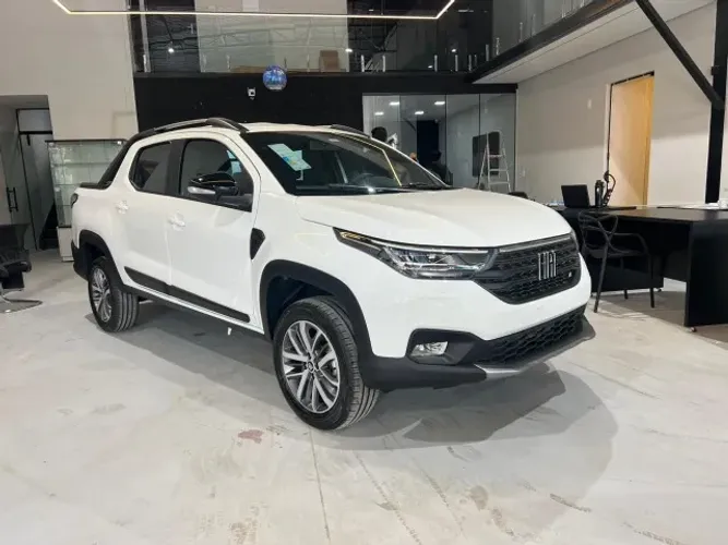 Fiat Strada Volcano 1.3 Flex 8V CD 2026