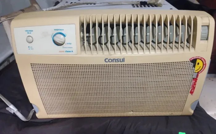 Ar condicionado cônsul 7500 btus gelando de janela
