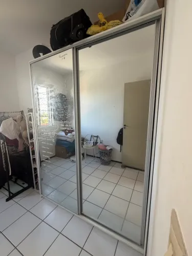 Guarda roupa espelho 1 ano 