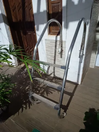 Escada piscina inox