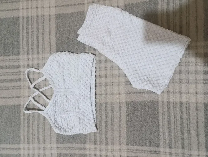 Conjunto de academia branco