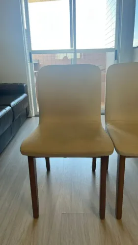 Mesa de jantar quadrada com 6 cadeiras