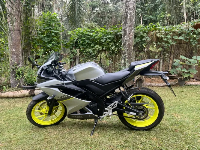 Vendo Yamaha R15 NOVA Negociável