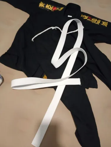 Kimono jiu-jitsu infantil M4 muito novo pra sair agora
