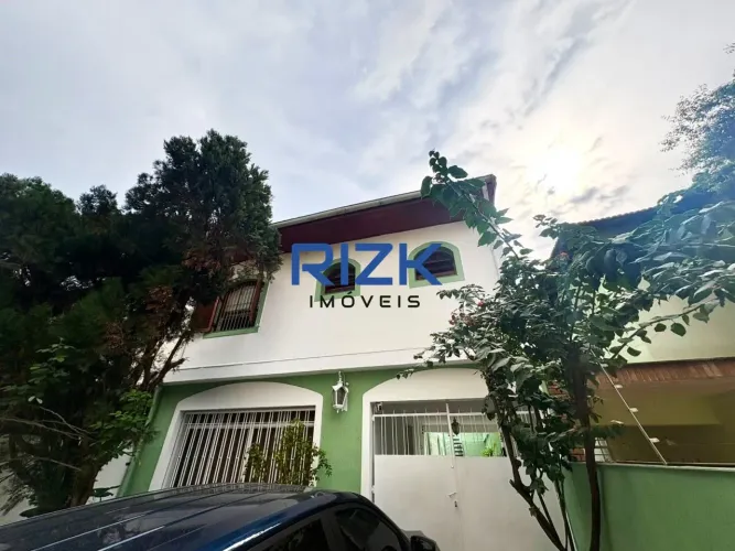 Casa na Aclimação 200m com 04 quartos 2 vagas