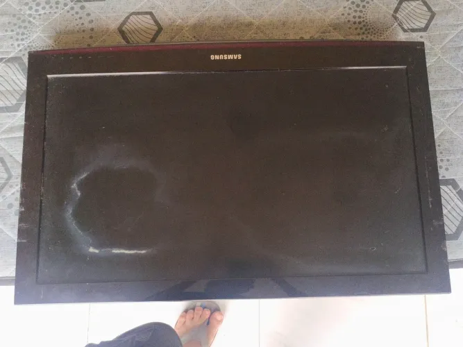 Venda de tv para tirar peças