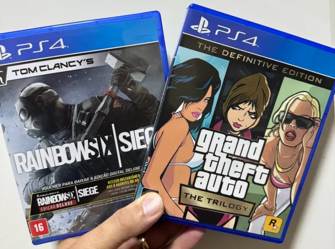 Combo GTA Trilogia e Rainbow Six jogos PS4 Envio por Olx