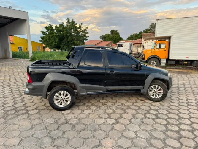 Fiat Strada Adventure1.8/ 1.8 Locker Flex CD 2013