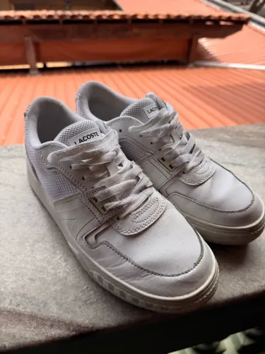 Tênis Lacoste L001