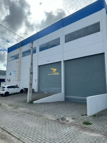 Galpão Logístico para Aluguel em Palhoça/SC - 2.412 m², 2 Docas e Condomínio Fechado