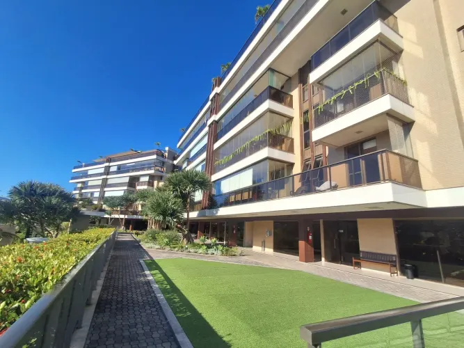 Apartamento com 4 quartos sendo 2 suítes em Piratininga