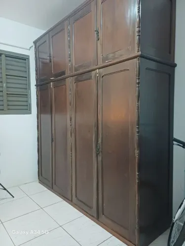 Roupeiro Madeira Maciça com Maleiro Removível 