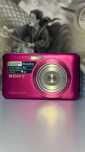 Cybershot Câmera Sony Cyber-shot DSC-W310 Rosa - 12.1 MP / Zoom 4x (Para Reparo ou Peças)