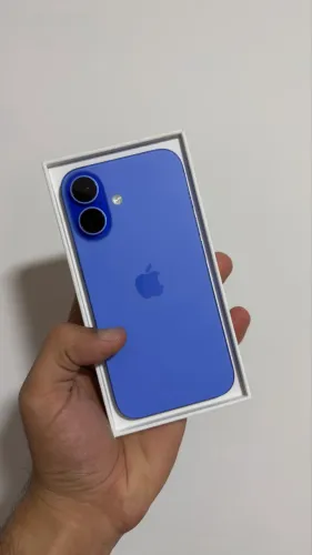 iPhone 16 azul 4 meses de uso