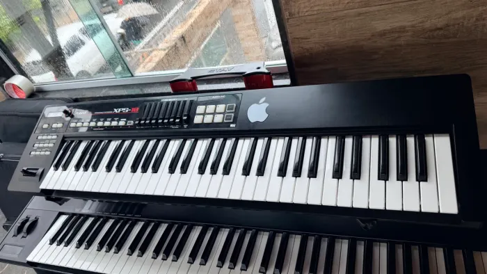 Teclado ROLAND XPS 10