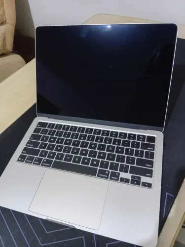 Macbook air m4 com nf, na garantia até março de 2027