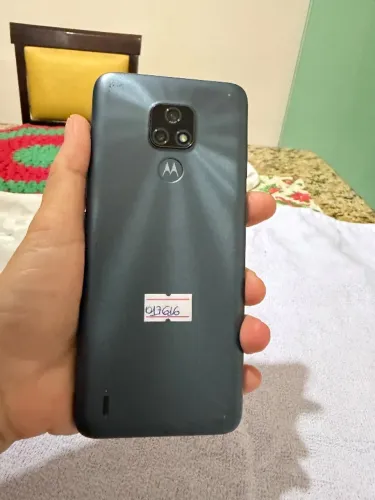 Celular moto e, modelo XT2095-1