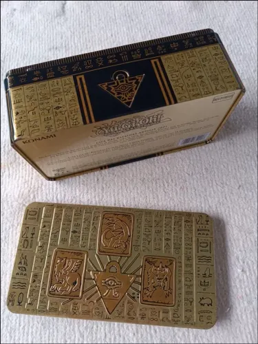 Lata Vazia de Cards Yu-Gi-Oh! - Batalhas Antigas 2021 - Deuses Egípcios - Slifer, Obelisco
