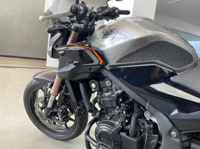 HONDA CB 500F 2023
