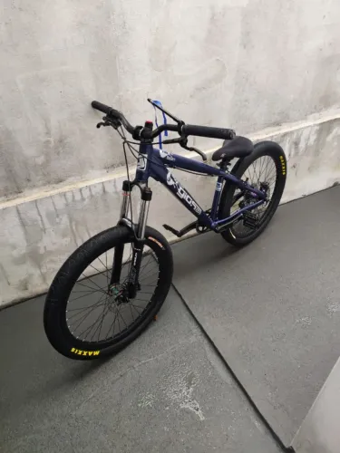 Vendo ou Troco Quadro Gios 4trix 2026 Azul marinho com prata