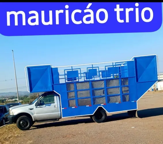 Trio elétrico f4000 