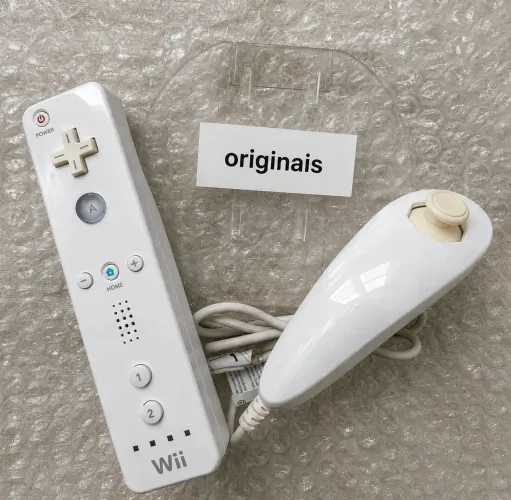 Kit controles originais Nintendo Wii remote e nunchuk.