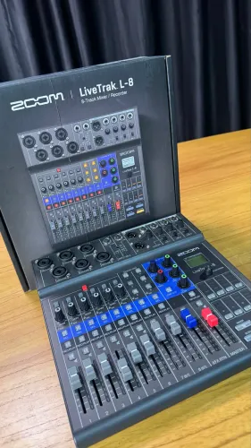 Mesa Zoom LiveTrack L-8 Mixer e Gravador
